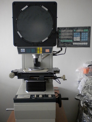 CPJ-3007万濠投影仪 总代理批发价直供，苏州量子仪器为您带来精准光学解决方案